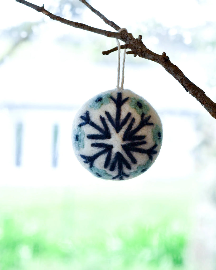 Tara Treasures Felt Bauble Christmas Ornament (Snowflake)