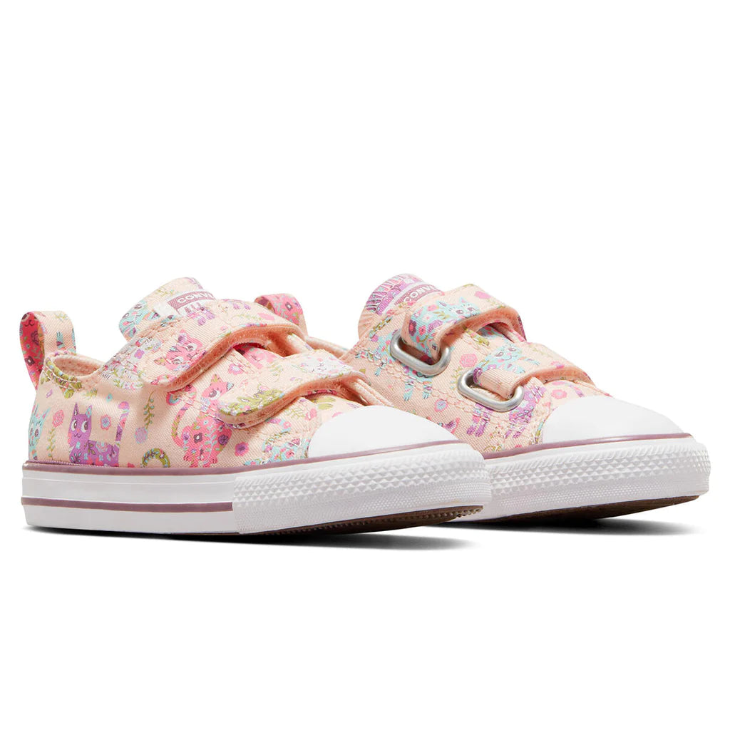 Converse Infant Low Cut Canvas Sneaker (Fable Pink)