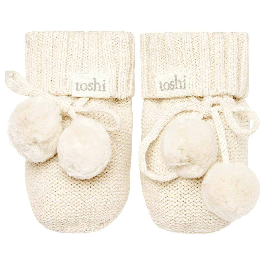 toshi baby booties in cream