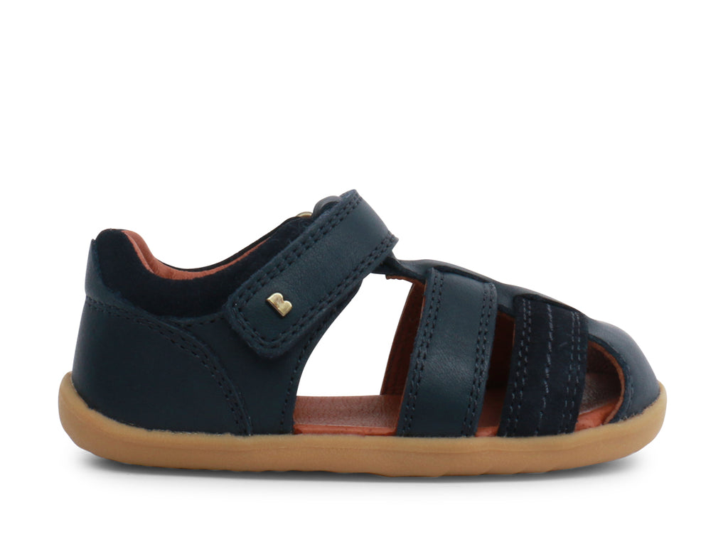 bobux step up roam sandal in navy quickdry leather