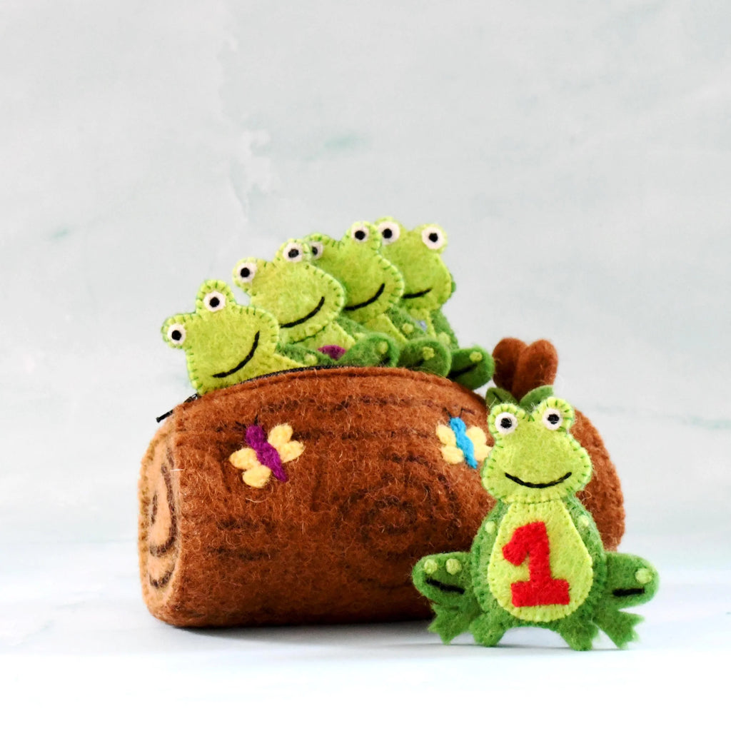Tara Treasures Finger Puppet Set (5 Little Speckled Frogs with Log Bag)