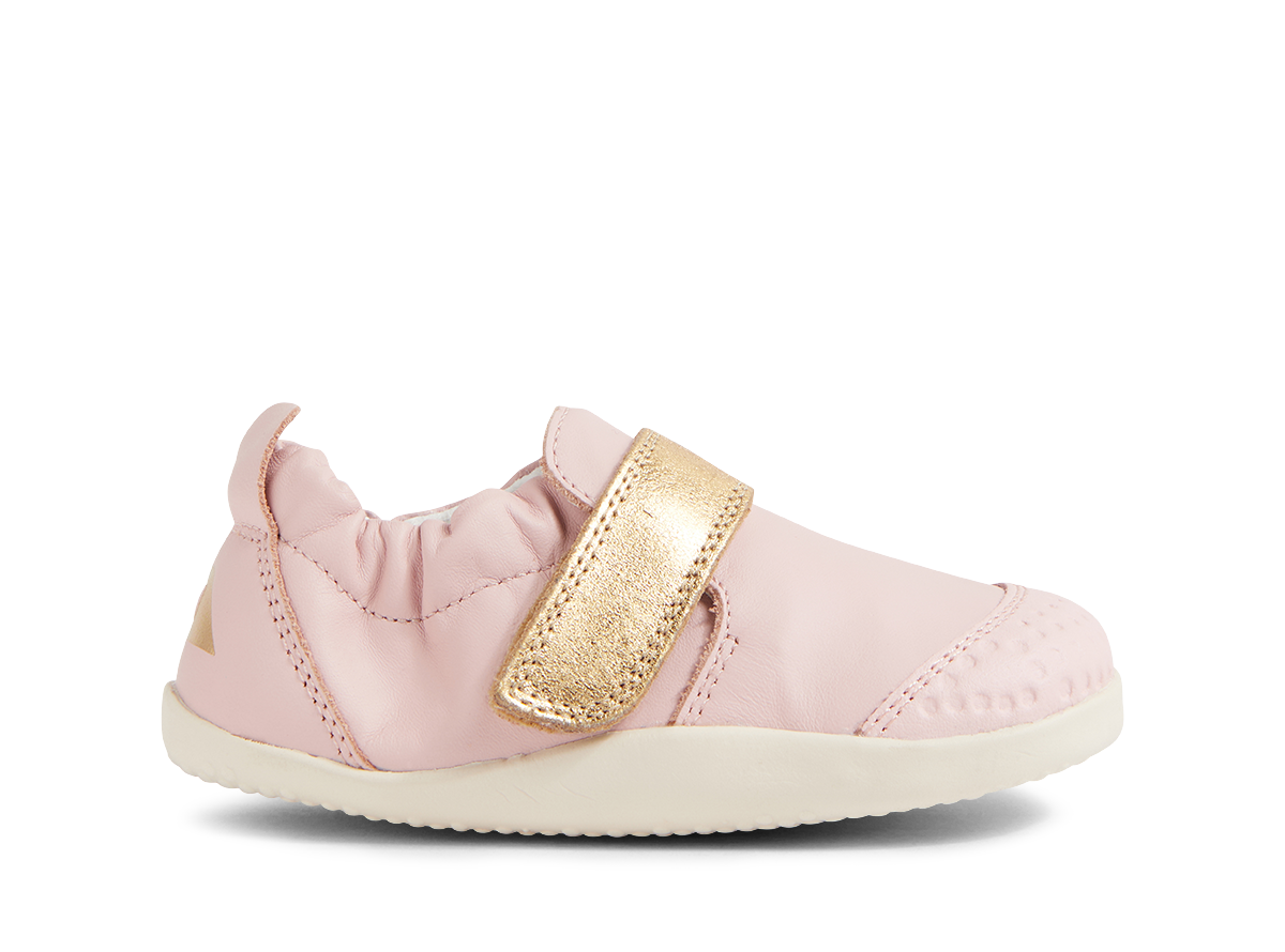 Bobux XP Go (Ballet Pink + Gold)
