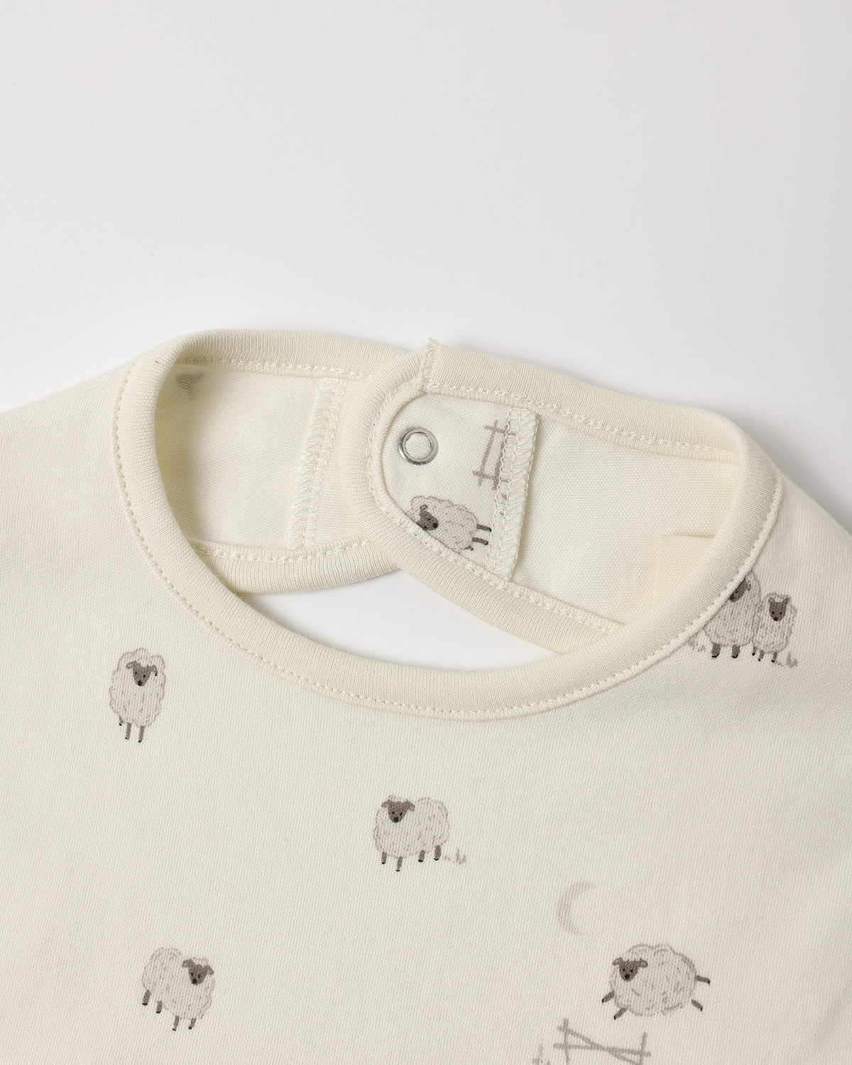 Quincy Mae Jersey Snap Bib 2pk (Sheep/Cloud Stripe)
