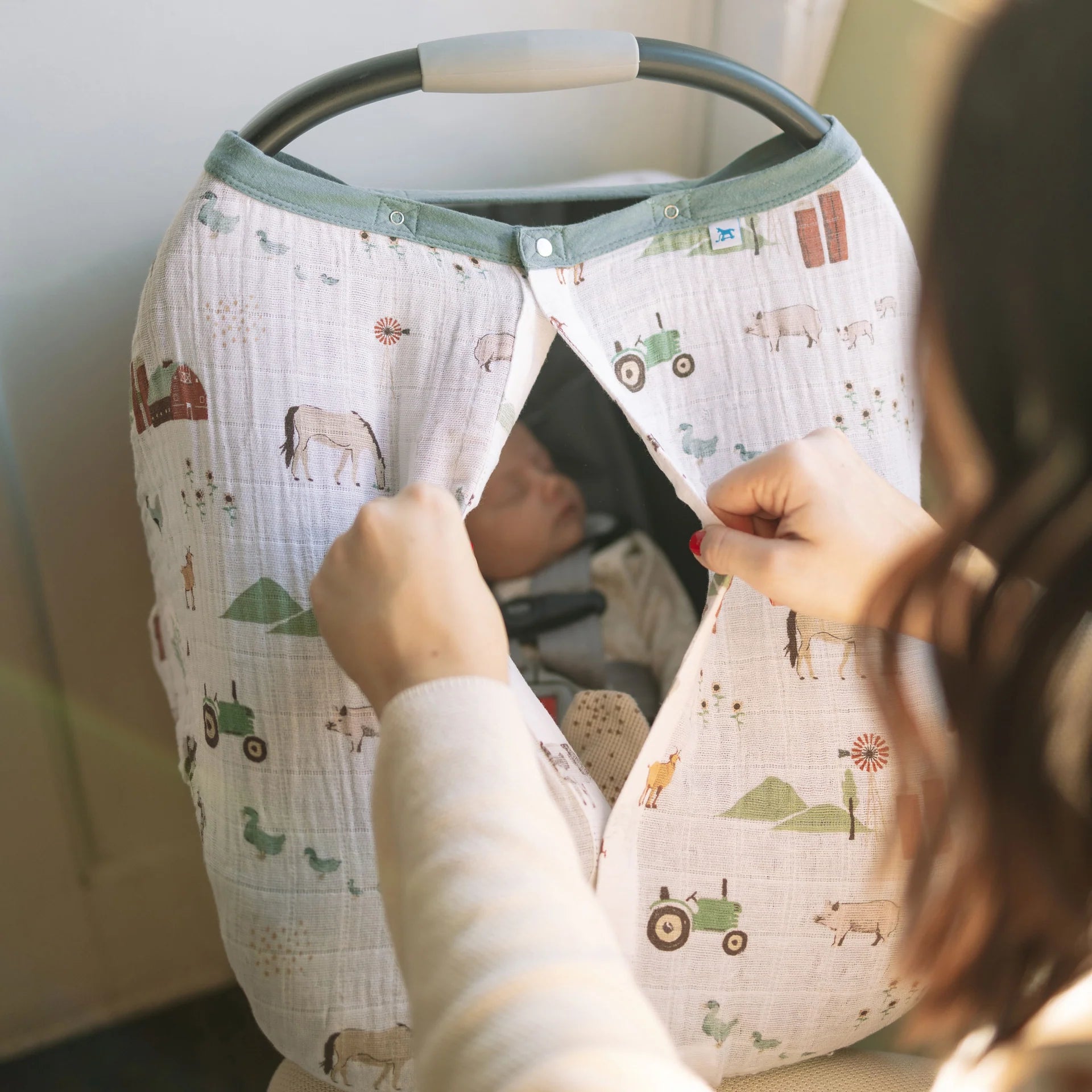 Little Unicorn Muslin Car Seat Canopy V2 (Farmyard)