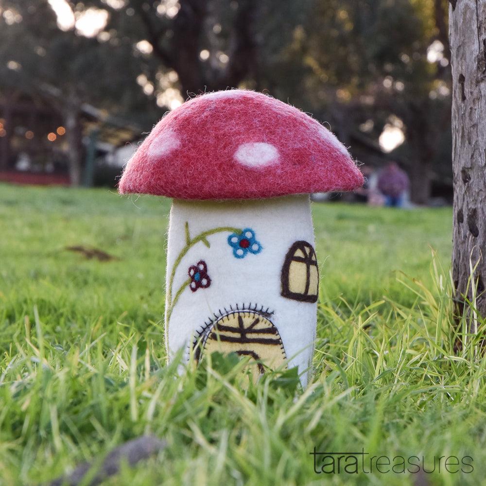 Tara Treasures Felt Fairies and Gnomes House (Red Toadstool)