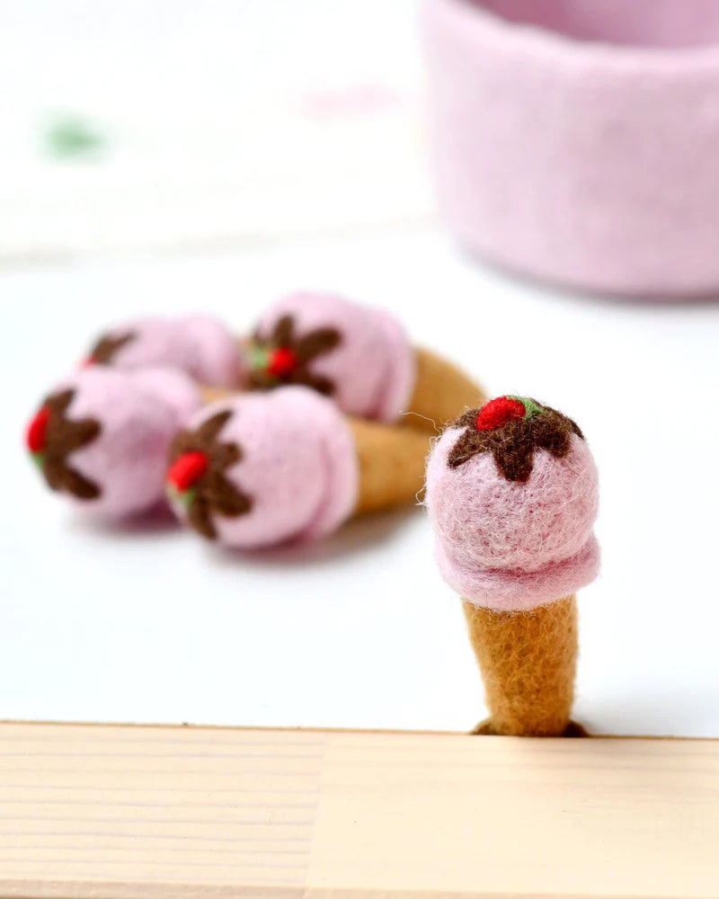 Tara Treasures Felt Ice Creams Set of 3 (Strawberry with Chocolate Sauce)