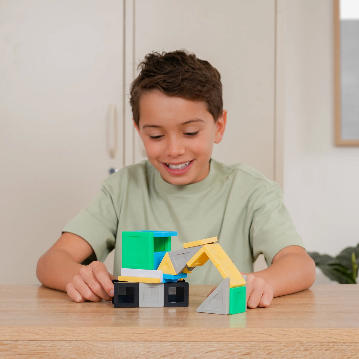 CONNETIX PRO Magnetic Tiles Build it 4 Ways Pack (Vehicles Pack 30pc)