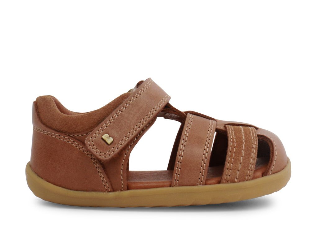 bobux step up roam sandal in caramel quickdry leather