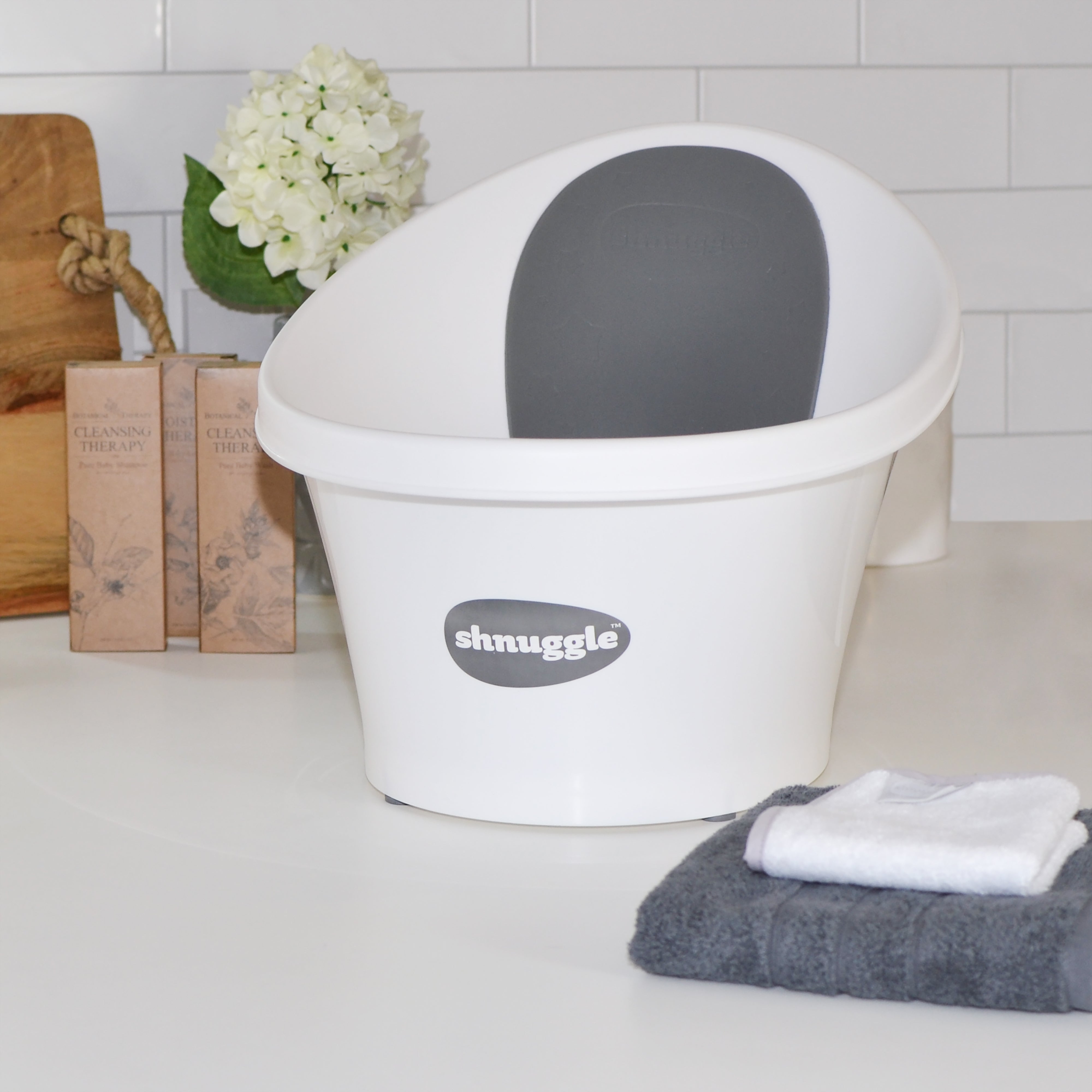 Shnuggle Baby Bath (White/Grey Stars)