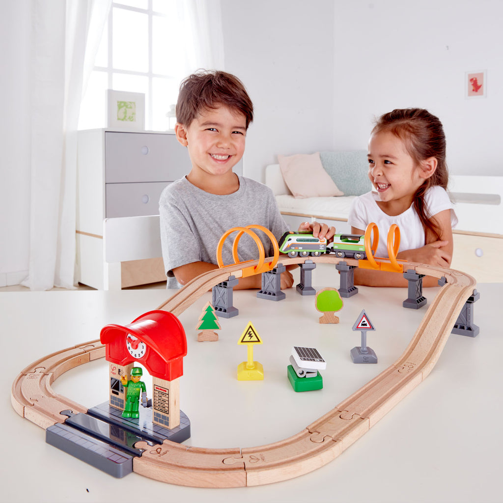 hape solar powered train circuit