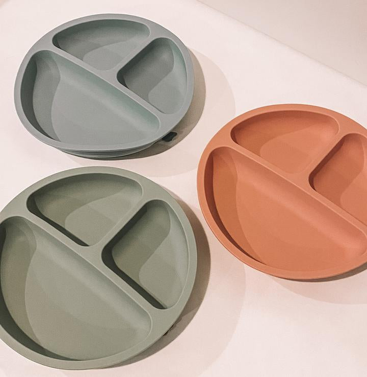 petite eats silicone suction plate in olive