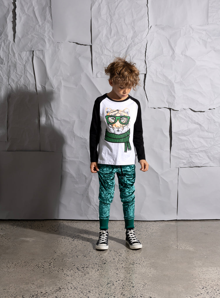 minti tiger in disguise tee in white marle black