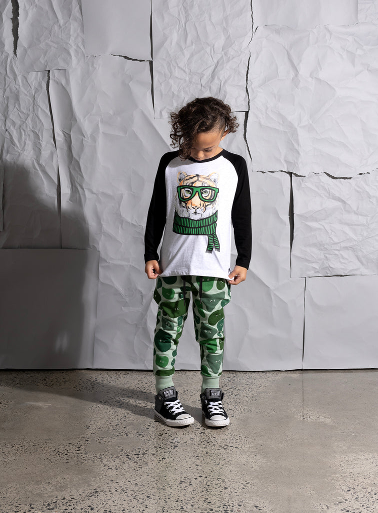 minti tiger in disguise tee in white marle black