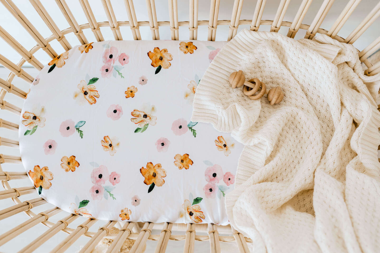 snuggle hunny kids bassinet sheet in poppy