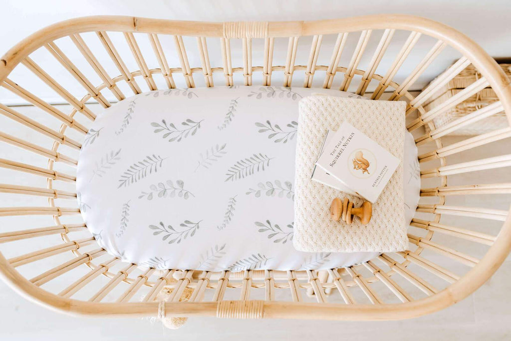 snuggle hunny kids bassinet sheet in wild fern print